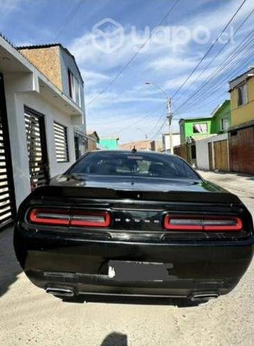 Dodge challenger sxt plus 2015