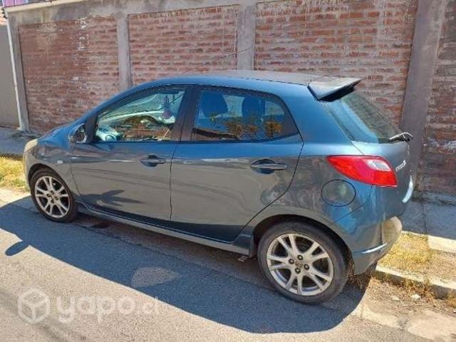 Vendo Mazda 2 2010 por renovación