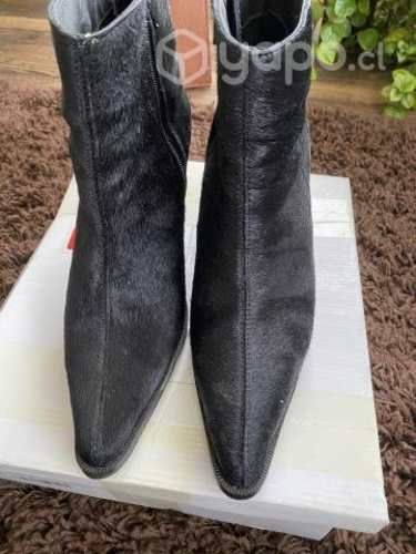 Nuevos botines de piel Locas de Atar