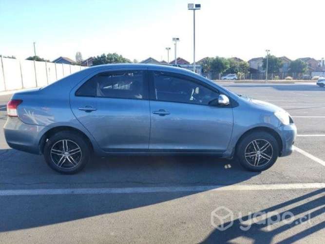 Toyota yaris 2012