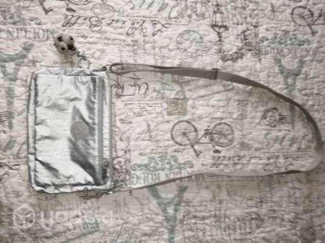 Cartera kipling plateada