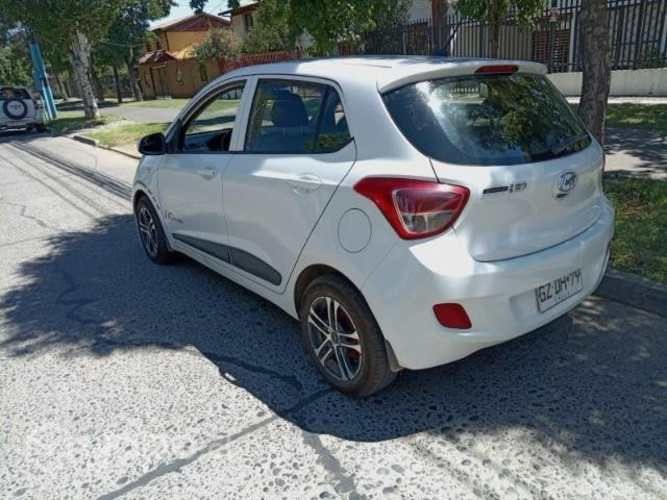 SE VENDE AUTO HYUNDAI i10 2015