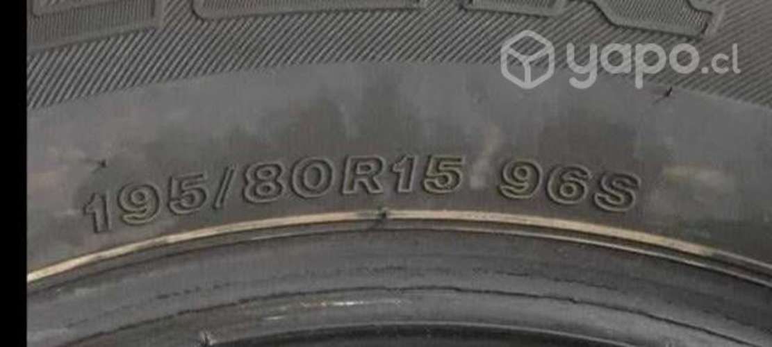 Juego de neumáticos