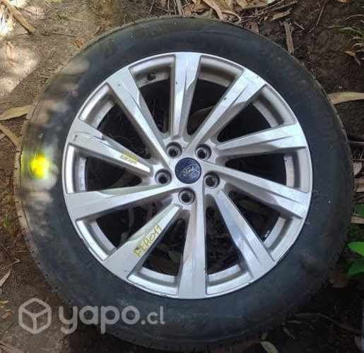Llanta Aluminio Detalle Con Neumático Ford Escape
