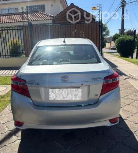 Toyota yaris automático 2016