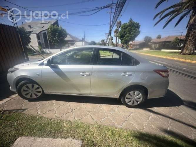 Toyota yaris automático 2016
