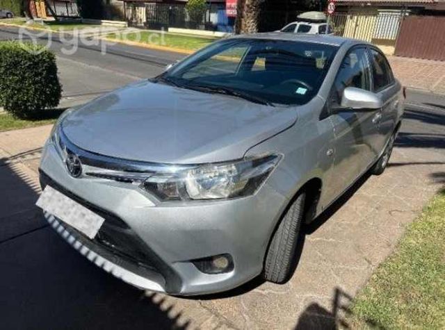 Toyota yaris automático 2016