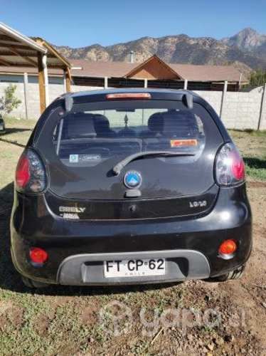 Se vende auto geely