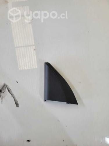 Moldura toyota yaris 2022-2023