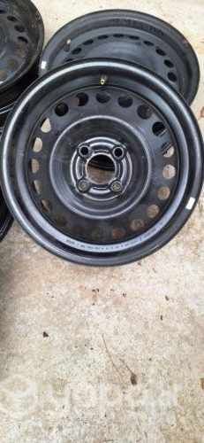 Llantas originales nissan versa 2018