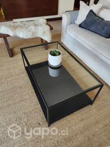 Mesa de centro de vidrio y metal
