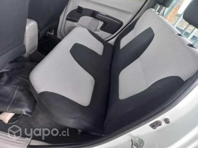 Mitsubishi l200 2011