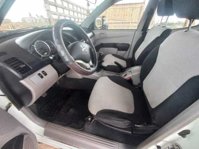 Mitsubishi l200 2011