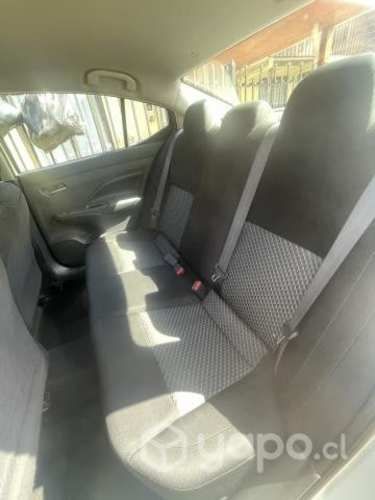 NISSAN VERSA, año 2022