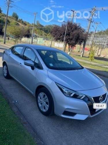 NISSAN VERSA, año 2022