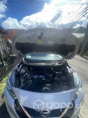 NISSAN VERSA, año 2022