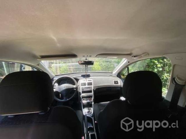Auto Peugeot automático
