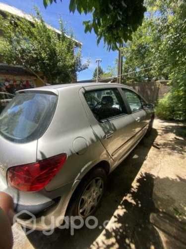 Auto Peugeot automático