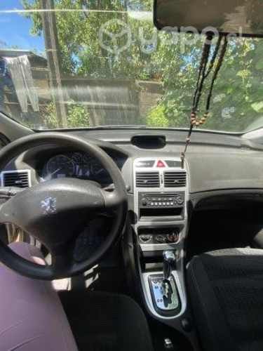 Auto Peugeot automático