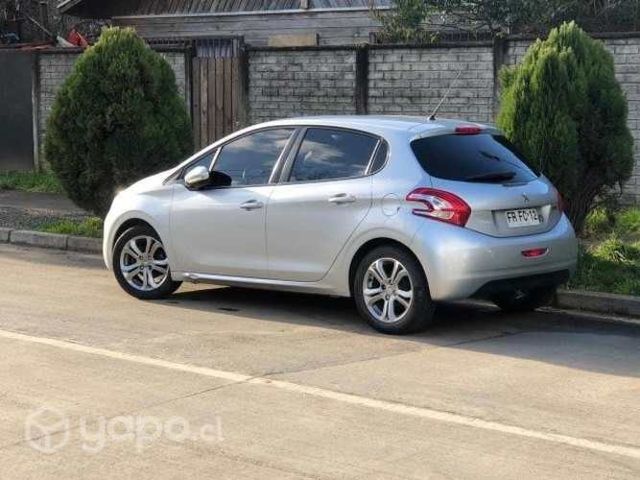 Se vende Peugeot 208