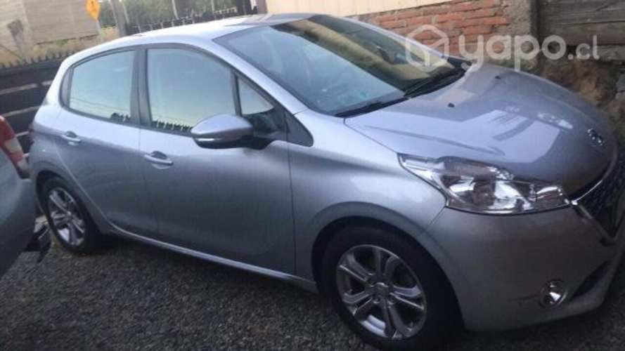Se vende Peugeot 208