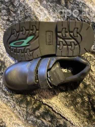 Calzado escolar pluma