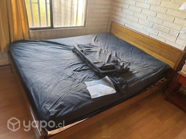Cama (base madera + colchón)