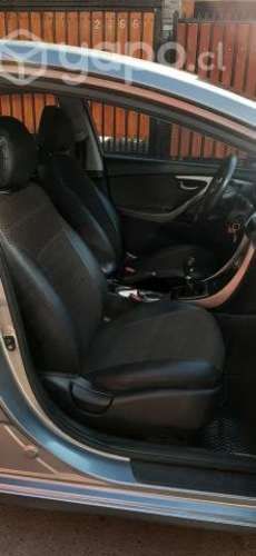 Se vende Hyundai Elantra