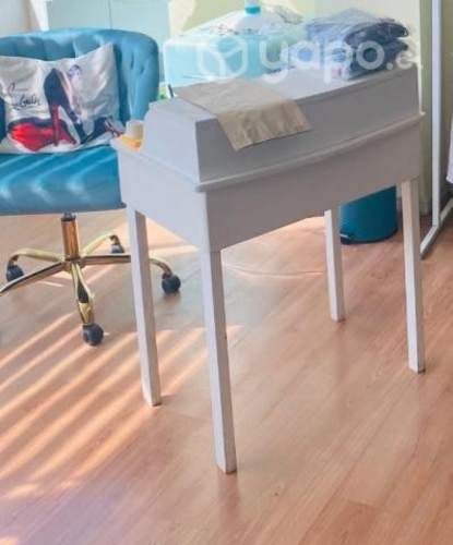 Mesa tipo escritorio o de arrimo