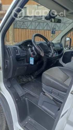 Se vende Peugeot boxer doble cabina