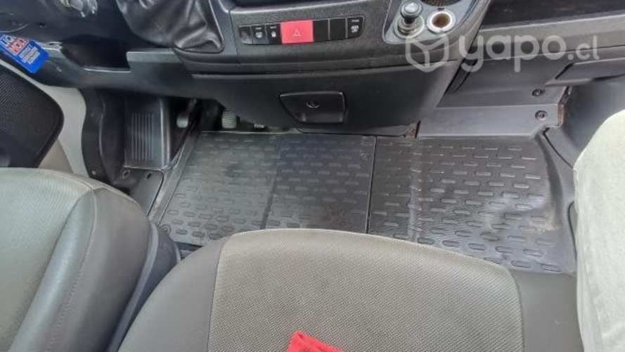 Se vende Peugeot boxer doble cabina