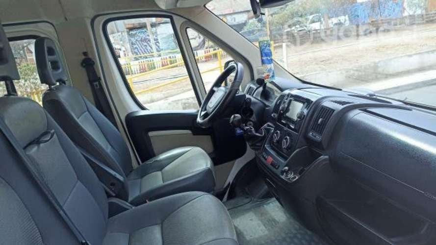 Se vende Peugeot boxer doble cabina