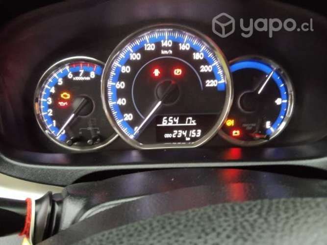 Taxi basico Toyota yaris 2019