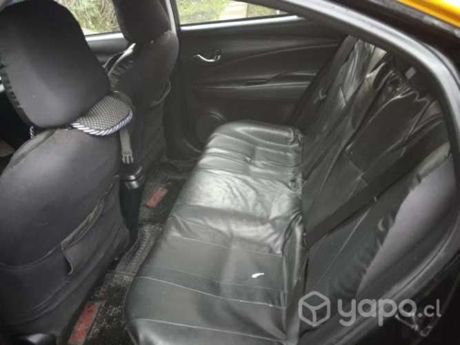 Taxi basico Toyota yaris 2019