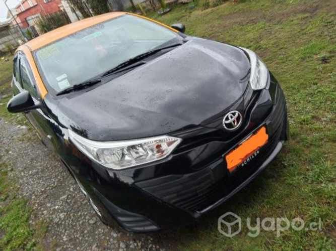 Taxi basico Toyota yaris 2019