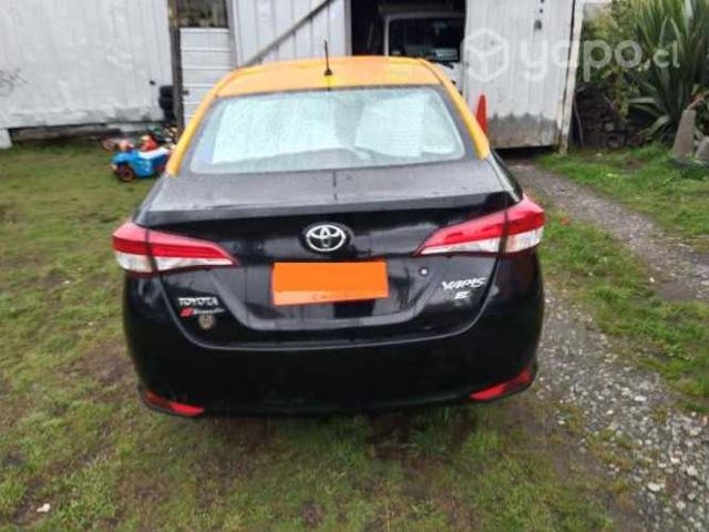 Taxi basico Toyota yaris 2019
