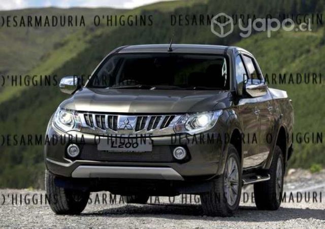 Tapabarro izquierdo Mitsubishi L200 2014