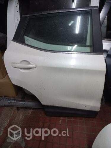 Puerta trasera derecha Nissan qashqai 2020