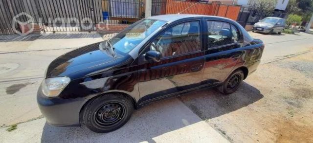 Vendo toyota yaris ecco año 2003