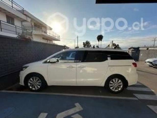 Kia motors grand carnival 2017