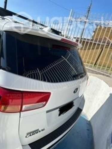 Kia motors grand carnival 2017