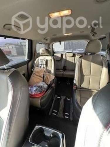 Kia motors grand carnival 2017