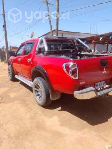 Vendo camioneta Mitsubishi L200 katana