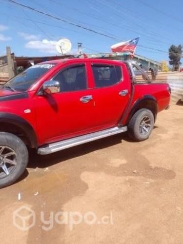 Vendo camioneta Mitsubishi L200 katana