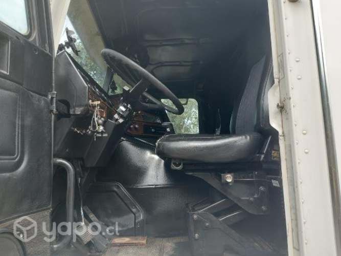 Freightliner FLB camion en excelentes condiciones