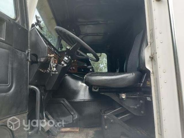 Freightliner FLB camion en excelentes condiciones