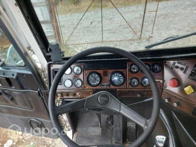 Freightliner FLB camion en excelentes condiciones