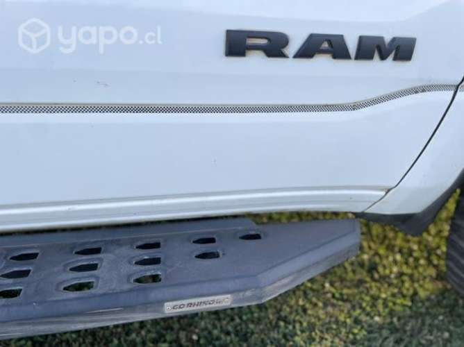 Camioneta Ram modelo big horn impecable