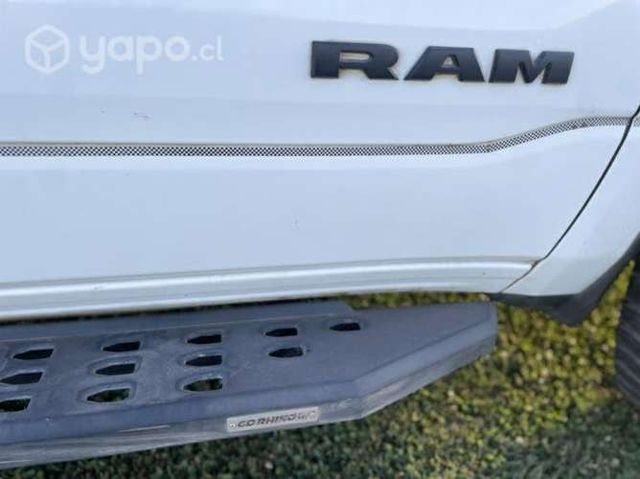 Camioneta Ram modelo big horn impecable