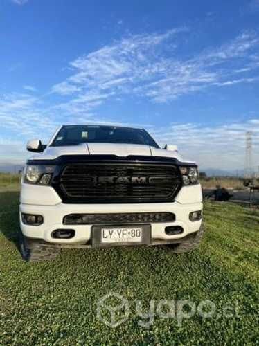 Camioneta Ram modelo big horn impecable